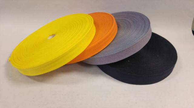 Trak bombaž keper širine 20 mm 50m 2132