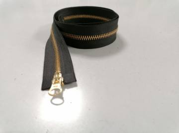 Zadrga kovinska DELJIVA - ČRNA - 2 ključa- zlati zobki 4270