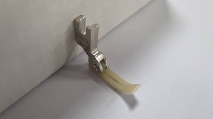 Tačka standardna teflonska ozka obojestranska  za zadrge T 363 XJ 5410